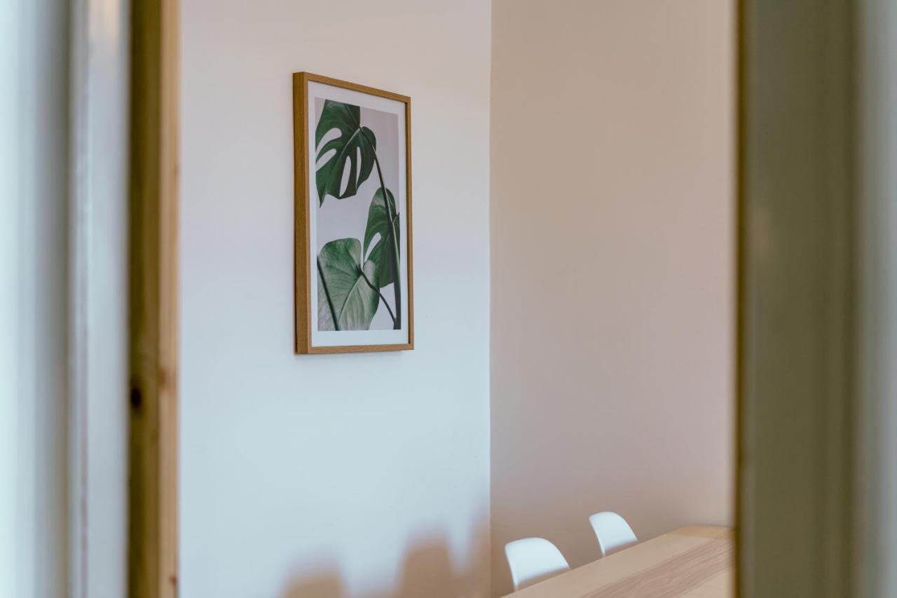 Eigene Wohnung Im Stadtzentrum Mit Wunderschoener Dachterrasse Биль Экстерьер фото